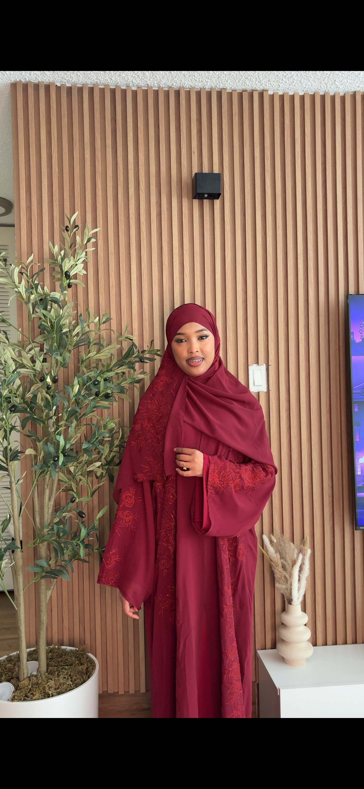 Warda embroidery abaya